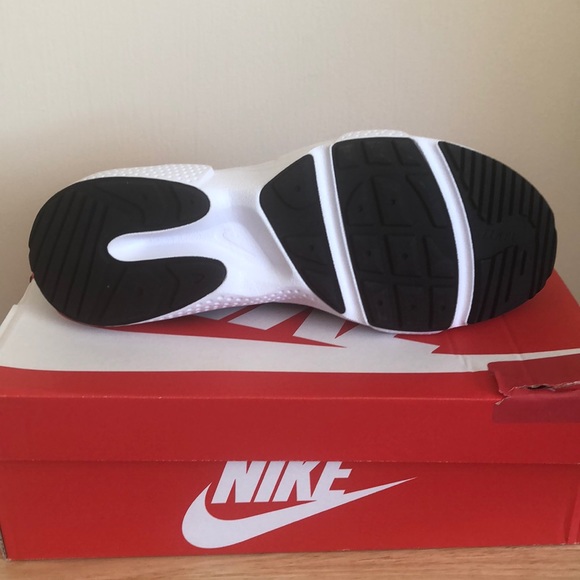 NIKE HUARACHE EDGE LTHR SNEAKERS - Picture 5 of 7